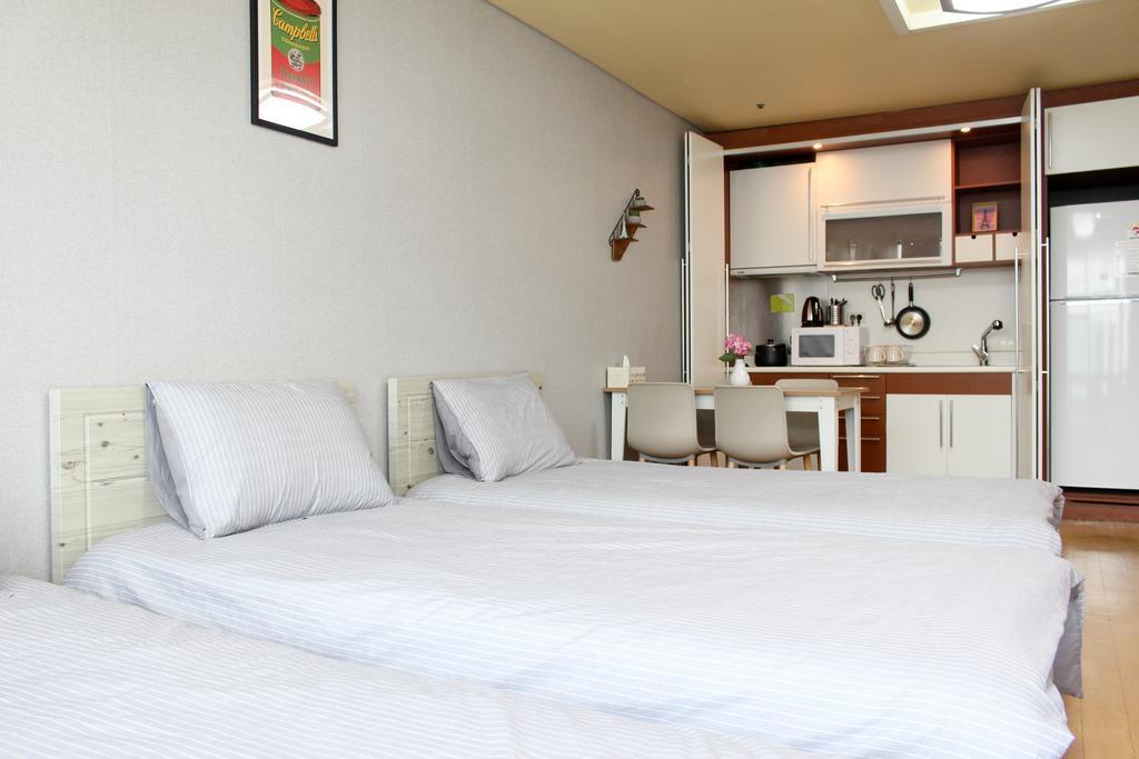 Sam Hongdae Hostel *